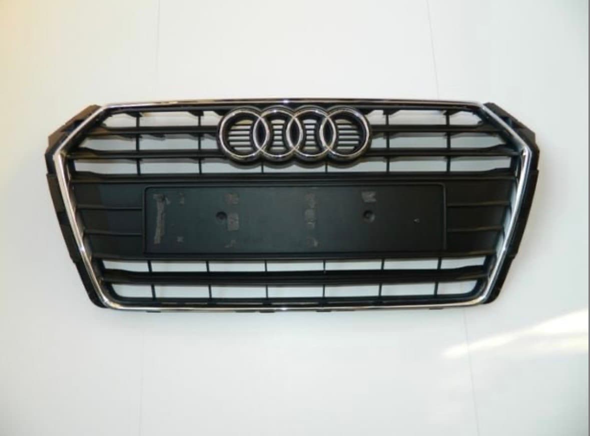 Audi A4 Ön Panjur 1